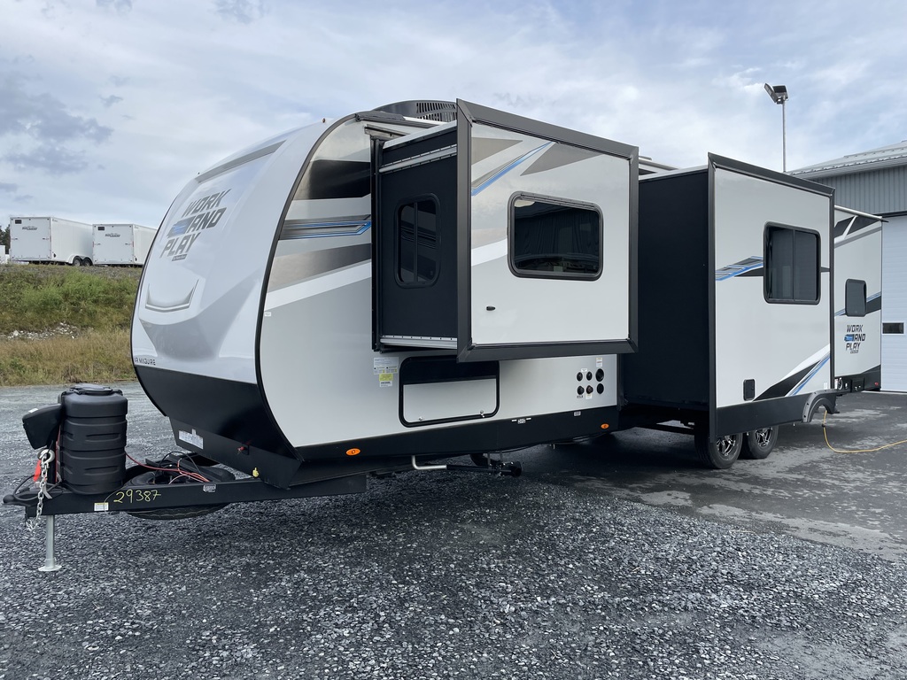 Work and Play 30GS CARGO 2024 à vendre