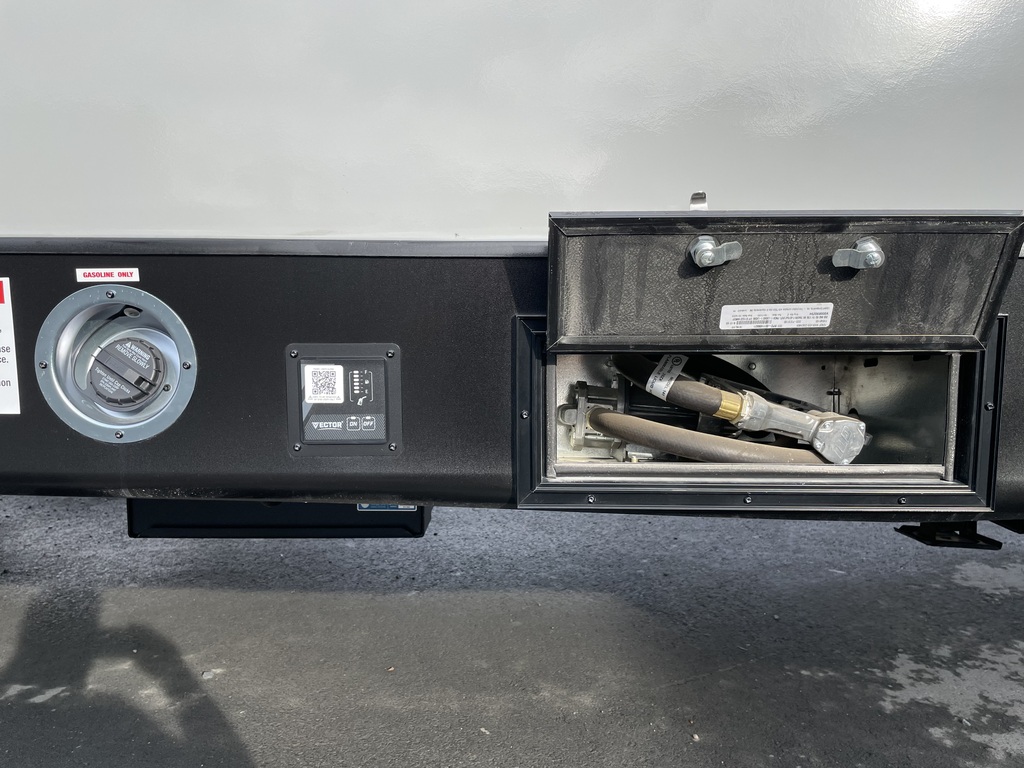 Work and Play 30GS CARGO 2024 à vendre