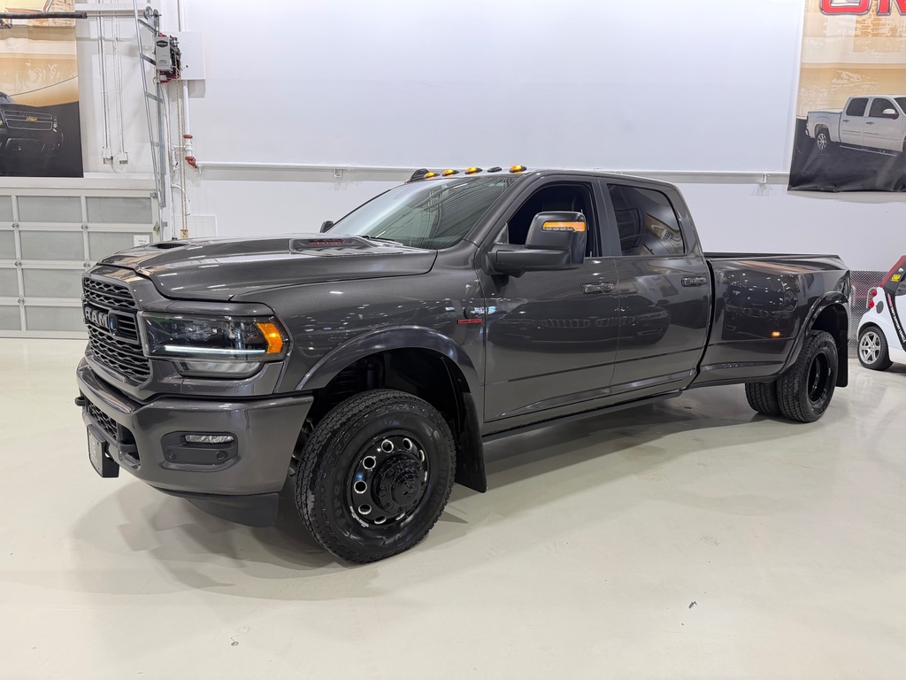 Ram 3500 LIMITED NIGHT EDITION CUIR TOIT NAV 4X4 2024