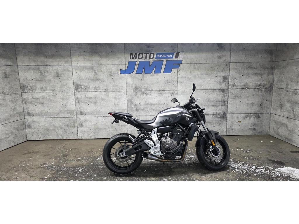 Yamaha FZ07 2015 à vendre