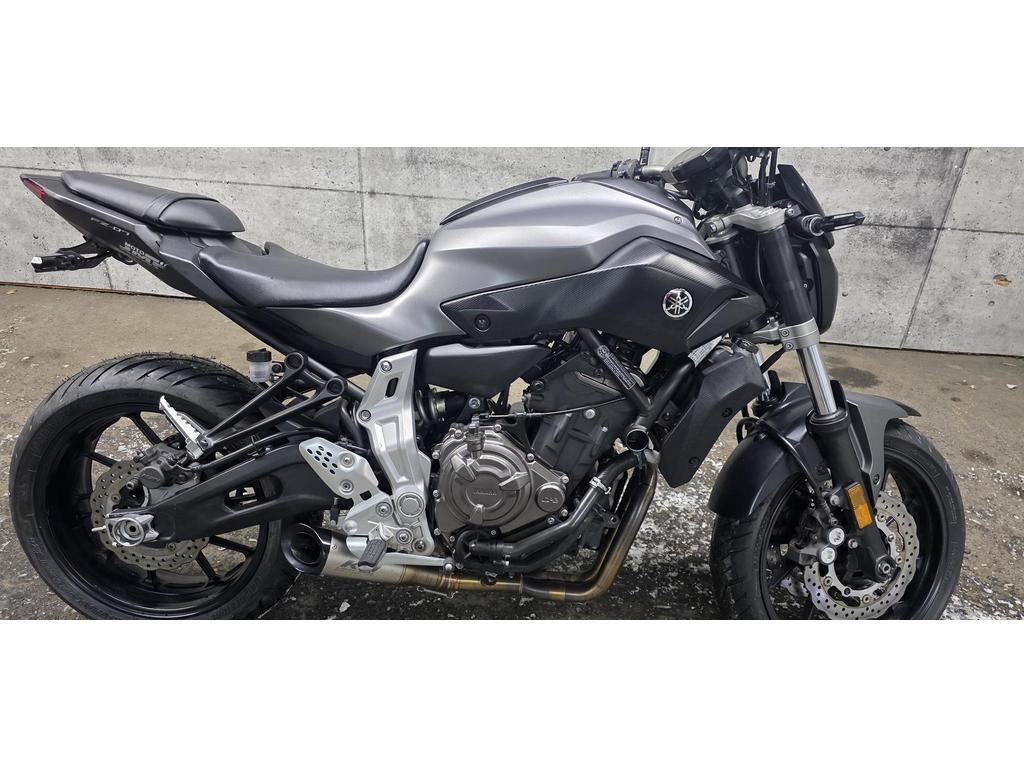 Yamaha FZ07 2015 à vendre