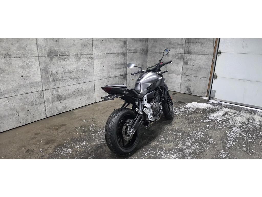 Yamaha FZ07 2015 à vendre