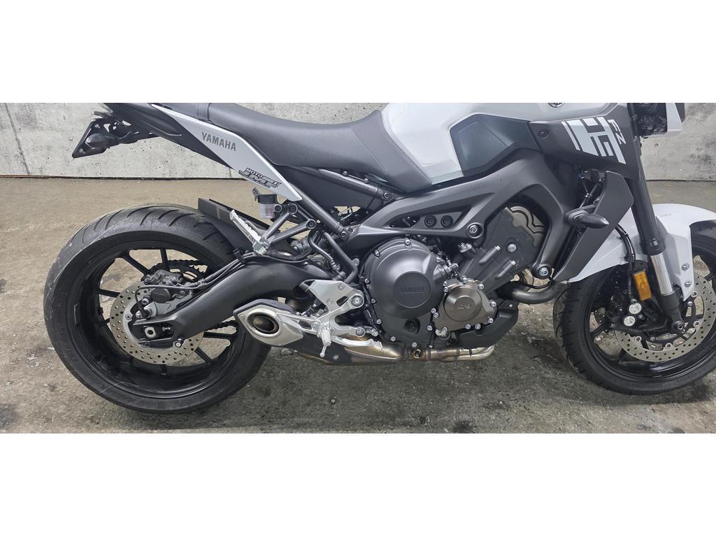Yamaha FZ09 2017 à vendre