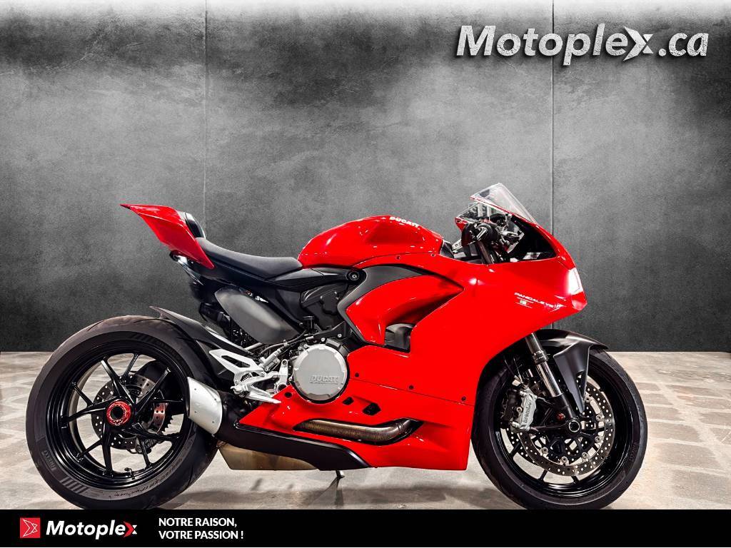 Ducati Panigale V2 2023