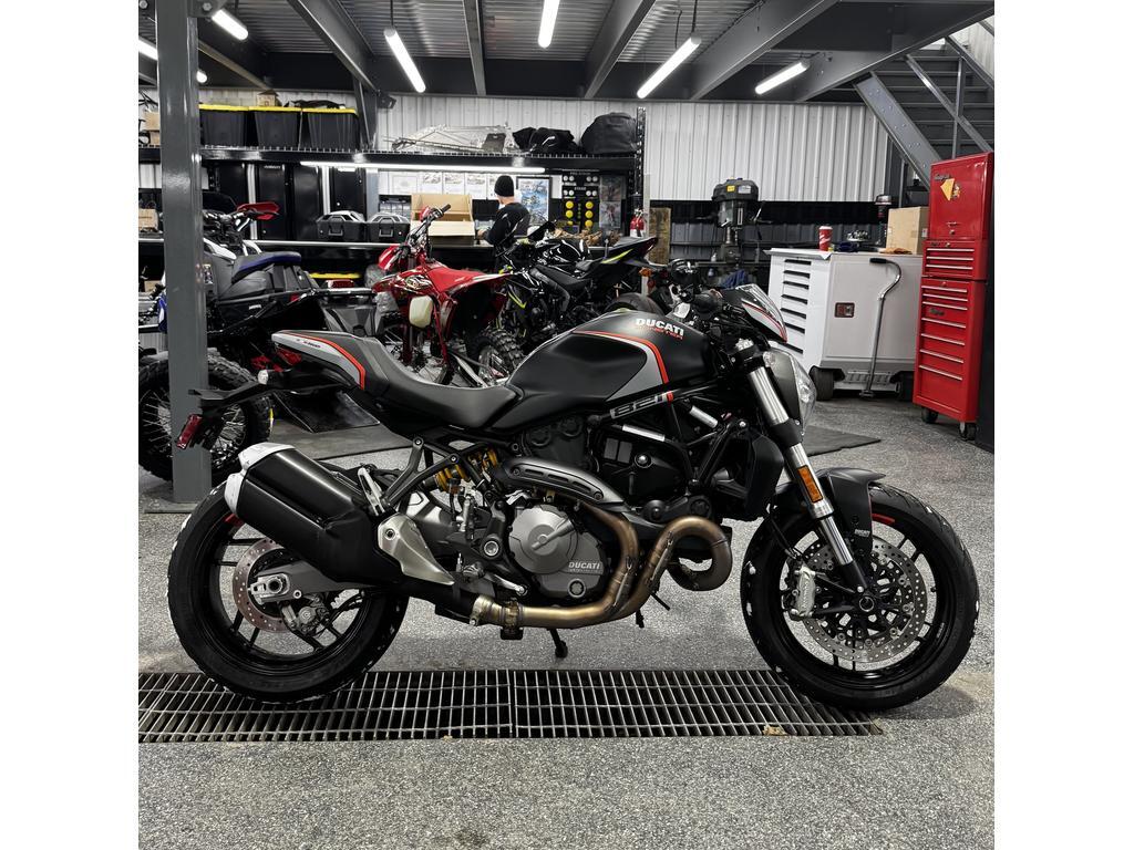 Ducati Monster 821 Stealth 2019