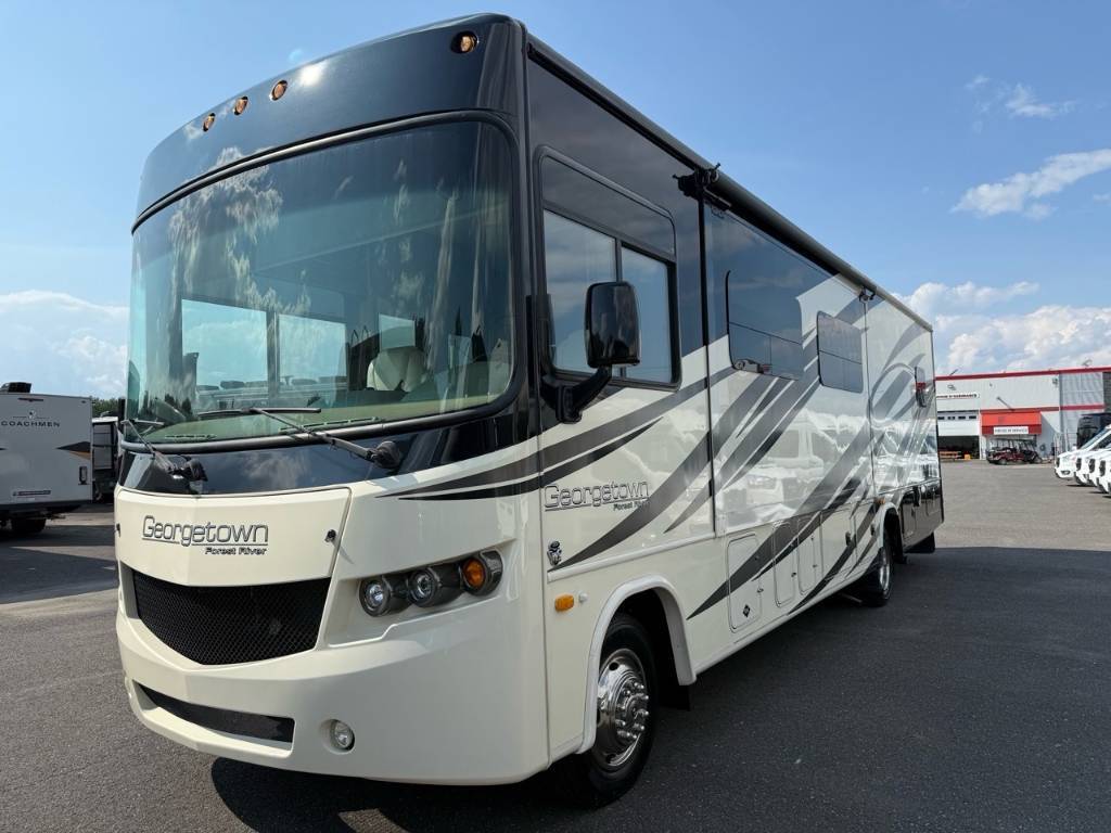 Forest River Georgetown 328TS ESSENCE 2015 à vendre