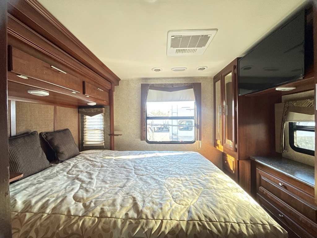 Forest River Georgetown 328TS ESSENCE 2015 à vendre