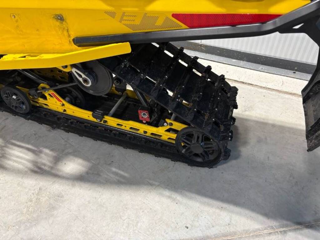 Ski-Doo MXZ X 137 600R E-TEC Ice Ripper XT 1.25'' E.S. 2024 à vendre