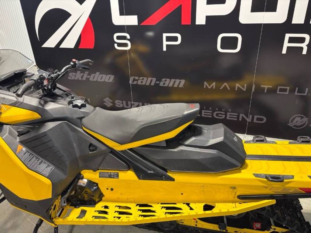 Ski-Doo MXZ X 137 600R E-TEC Ice Ripper XT 1.25'' E.S. 2024 à vendre