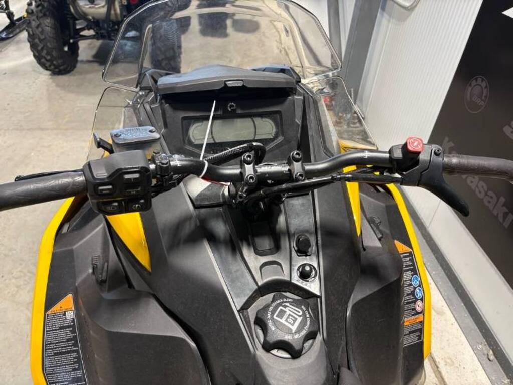 Ski-Doo MXZ X 137 600R E-TEC Ice Ripper XT 1.25'' E.S. 2024 à vendre