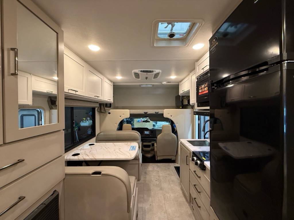 Thor Motor Coach Echelon LC21 Essence 2026 à vendre