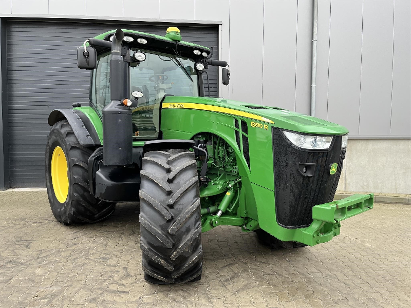 2014 JOHN DEERE 8310R à vendre
